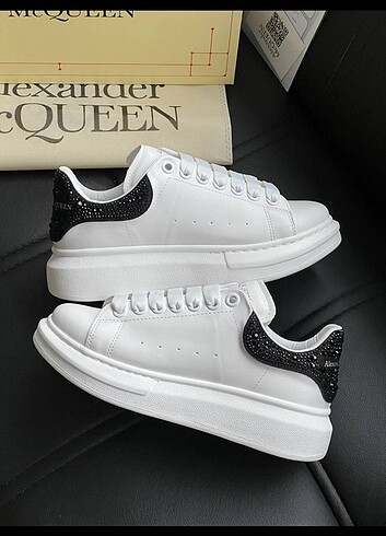 Alexander McQueen Alexander McQueen