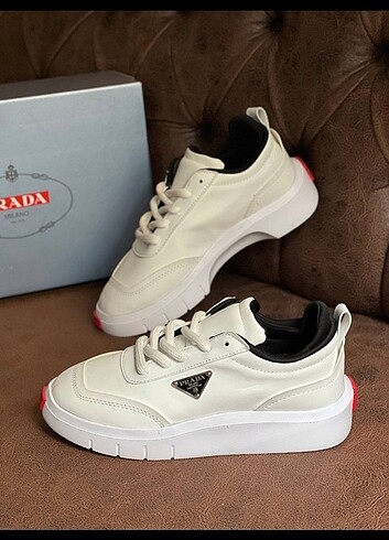 42 Beden PRADA