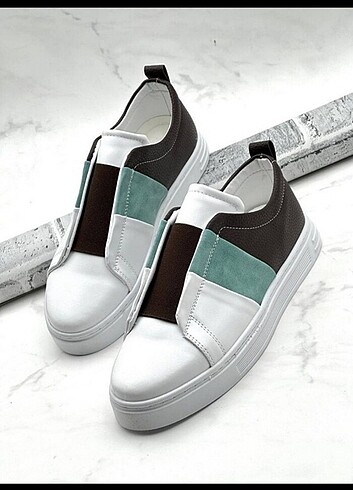 43 Beden beyaz Renk Louis Vuitton