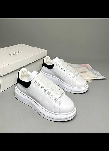 37 Beden beyaz Renk Alexander McQueen