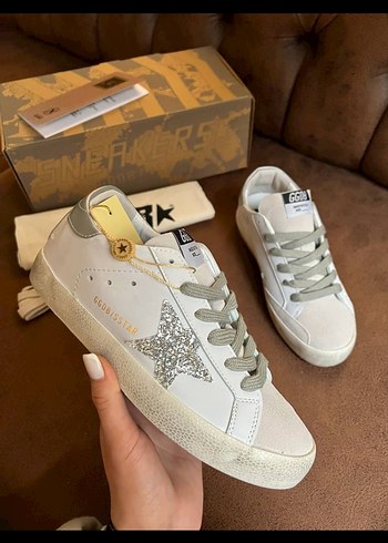 37 Beden beyaz Renk GOLDEN GOOSE DELUXE
