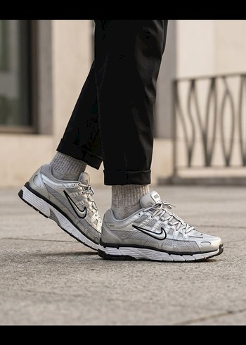 Nike Gumus Sneaker
