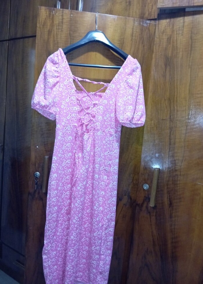 Kadın pembe çiçekli elbise - Görsel 3