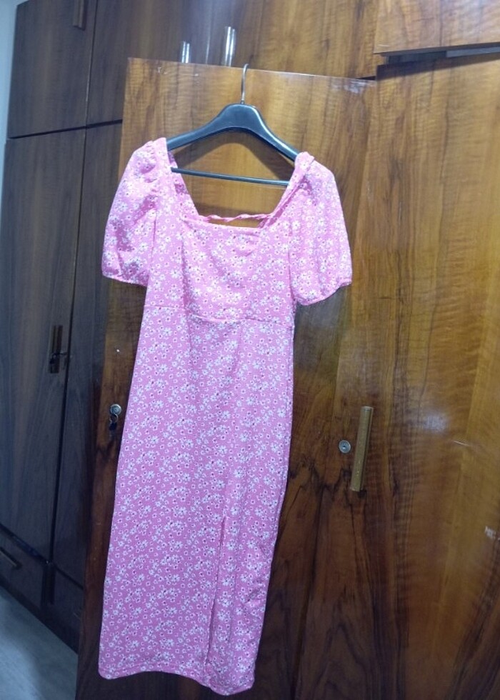 Kadın pembe çiçekli elbise - Görsel 4