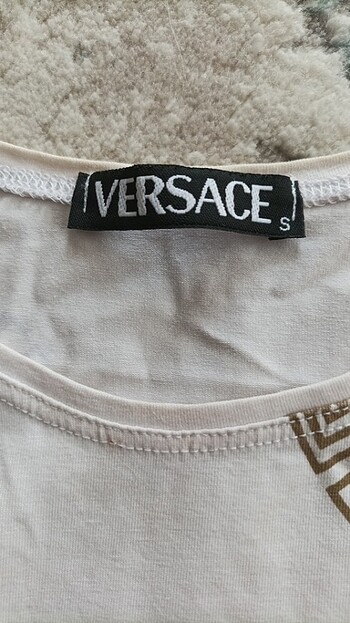 Versace Ten rengi tişört) S-M beden)