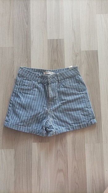 Kadın şort)bel 34 sm) boy 33 sm)
