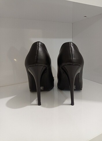 Hotiç Siyah Deri Stiletto Ayakkabı