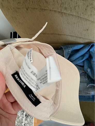  Beden Bershka şapka