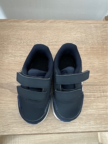 21 Beden Adidas çocuk ayakkabısı 21 numara