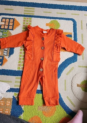 Düğmeli turuncu Kız Bebek Tulum 50 cm