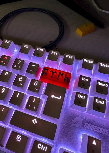 Türk Keycaps Kırmızı Aydınlatmalı Gaming Klavye tuşu