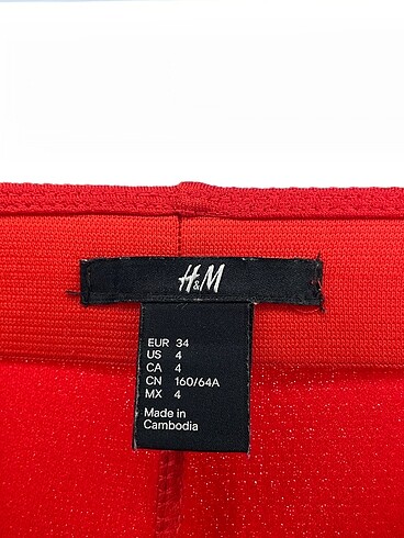 34 Beden kırmızı Renk H&M Kalem Etek %70 İndirimli.