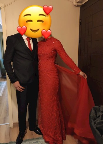 Kırmızı Drapeli Uzun Abiye Elbise