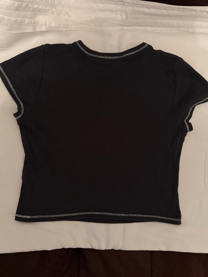 ORJİNAL H&M LİSANSLI KUROMI CROP - Görsel 4