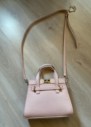 Pembe Deri Tokalı Modern Klasik Kadın Çanta