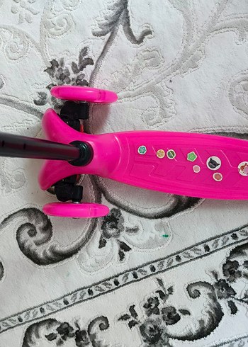 Renkli Pembe Çocuk Scooter'ı - Görsel 3