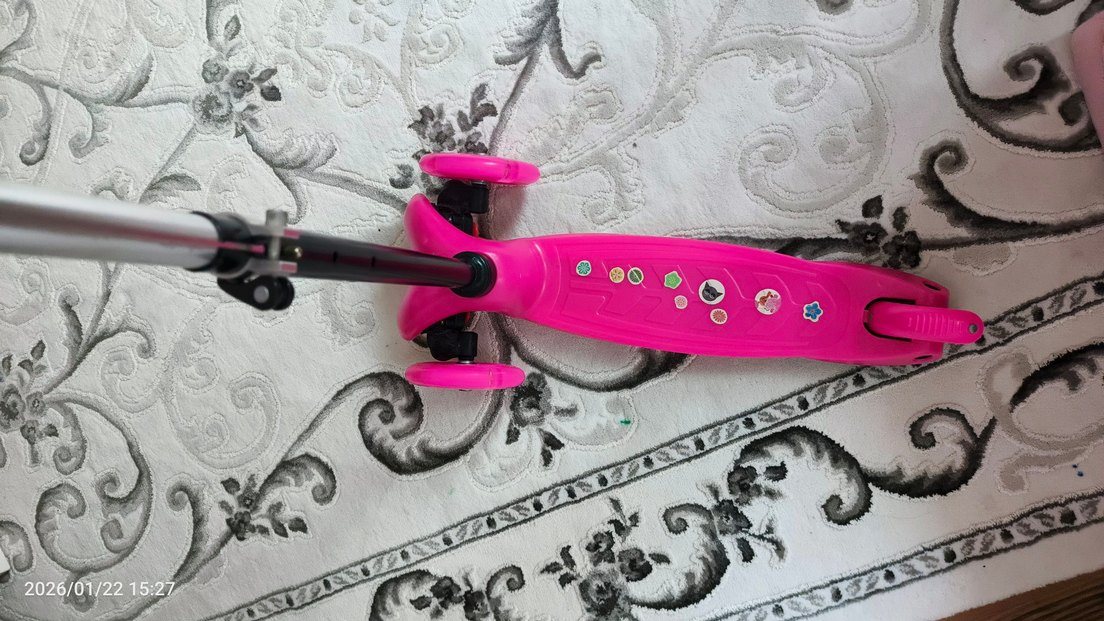 Renkli Pembe Çocuk Scooter'ı - Görsel 3