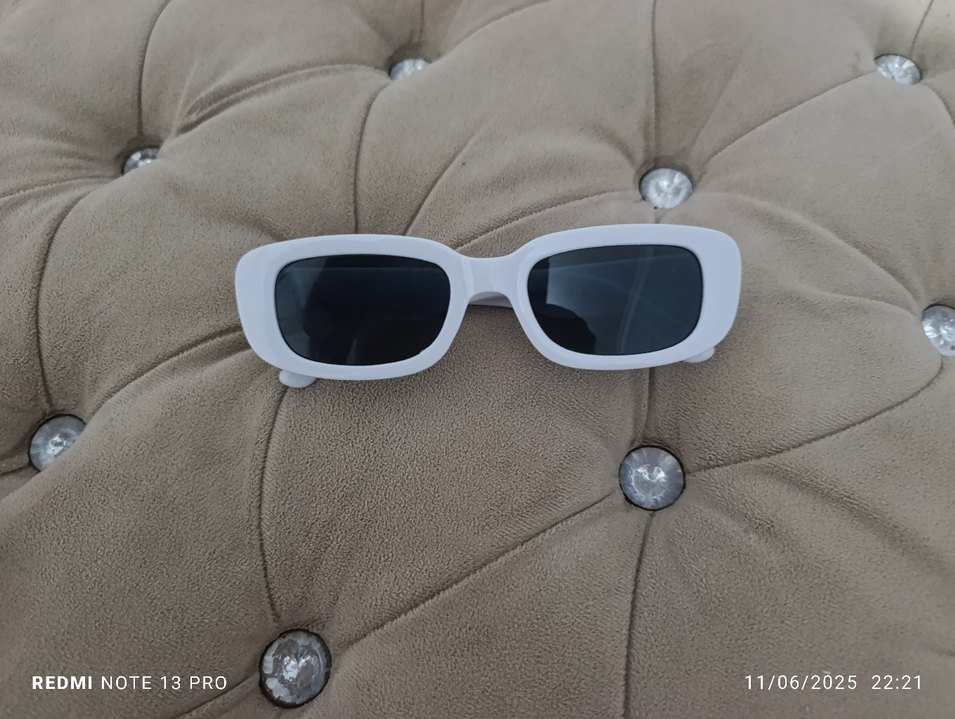 Beyaz Minimalist Sokak Stili Kadın Güneş Gözlüğü - Görsel 2