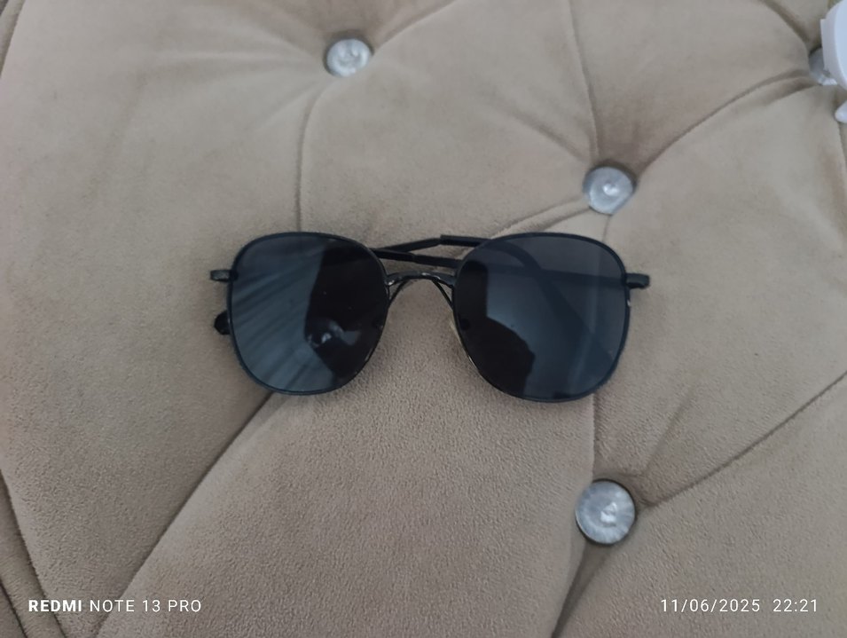 siyah Minimalist Kadın Güneş Gözlüğü - Görsel 2