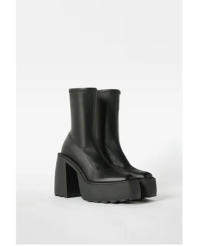 Bershka Streç Topuklu Platform Bot