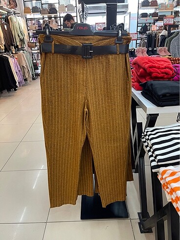 LC Waikiki Kemer detay çizgili pantolon