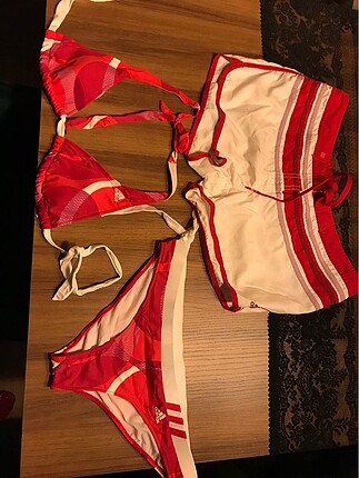 Bikini ve şort takım