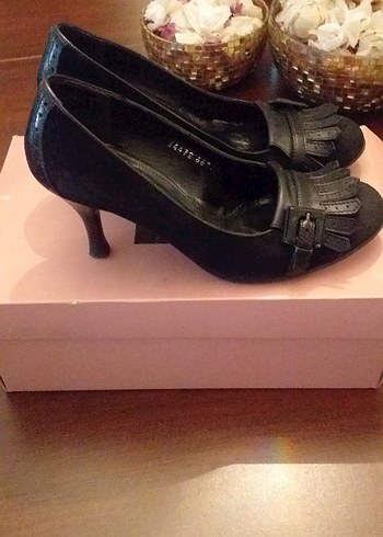 Klasik Siyah Topuklu Kadın Ayakkabısı - Görsel 2