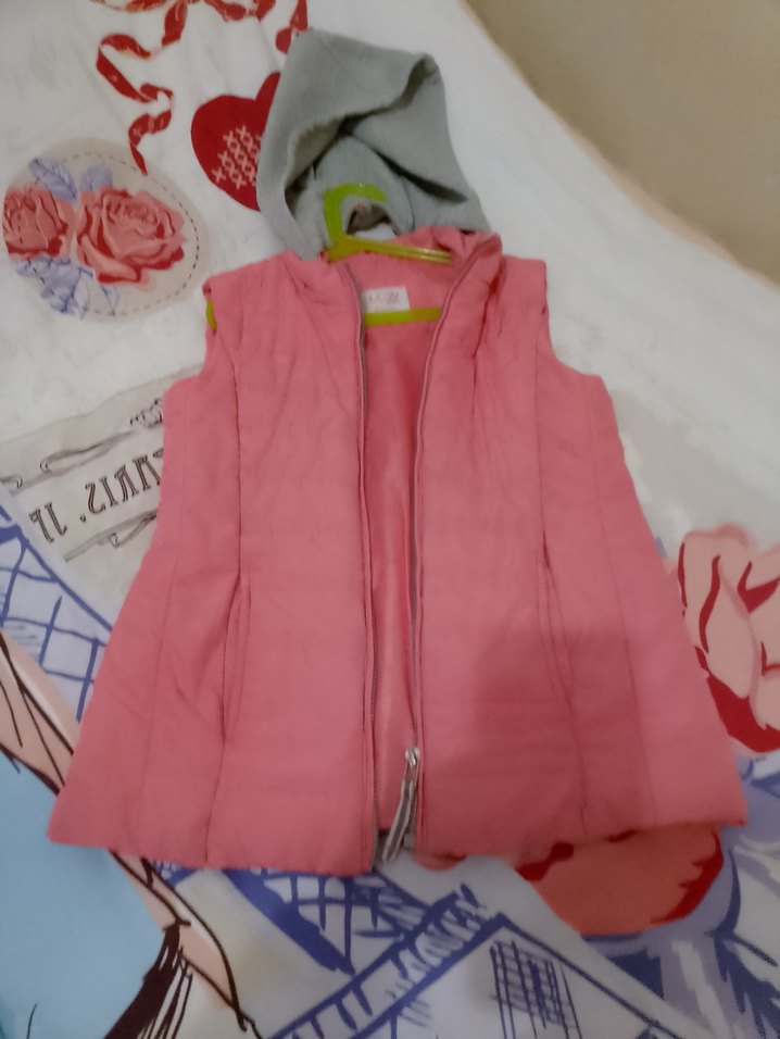 Kız Çocuk Pembe Kapüşonlu Fermuarlı Yelek - Görsel 2