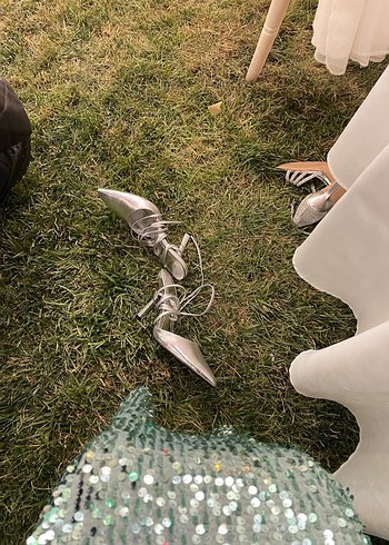 Beyaz Metalik İnce Topuklu - Görsel 6