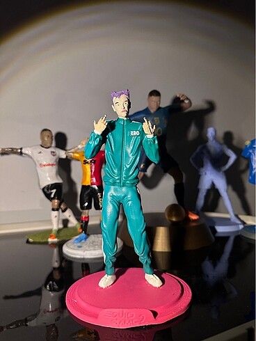 Squid game oyuncu #230 thanos figür - Görsel 4