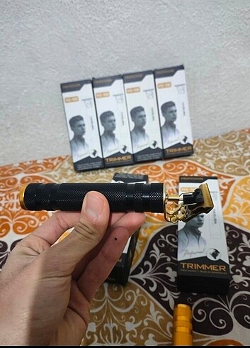 METAL GÖVDE ÇELİK BIÇAK ŞARJLI SAÇ SAKAL TIRAŞ MAKİNESİ  - Görsel 2