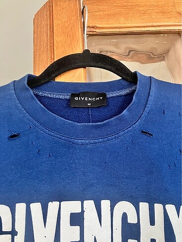 m Beden GIVENCHY SWEAT