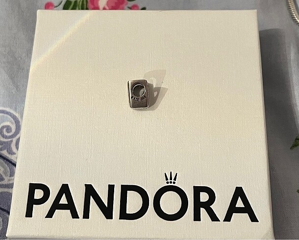  Beden Orjinal pandora V harfi charm