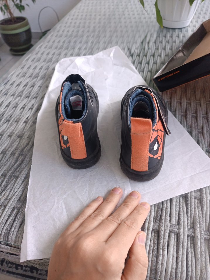 Siyah Erkek Çocuk Kauçuk Botlar Velcro - Görsel 3