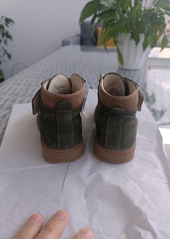 Kahverengi Süet Tokalı Erkek Çocuk Botu - Görsel 3