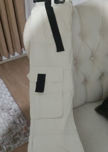 Kadın Beyaz Kemerli Rahat Kumaş Pantolon - Görsel 2