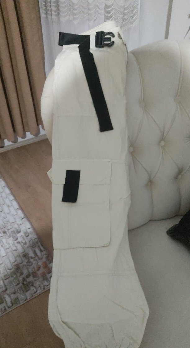 Kadın Beyaz Kemerli Rahat Kumaş Pantolon - Görsel 2