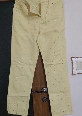 Düğmeli Pastel Sarı taşli  Midi Kadın Kot Pantolon - Görsel 3