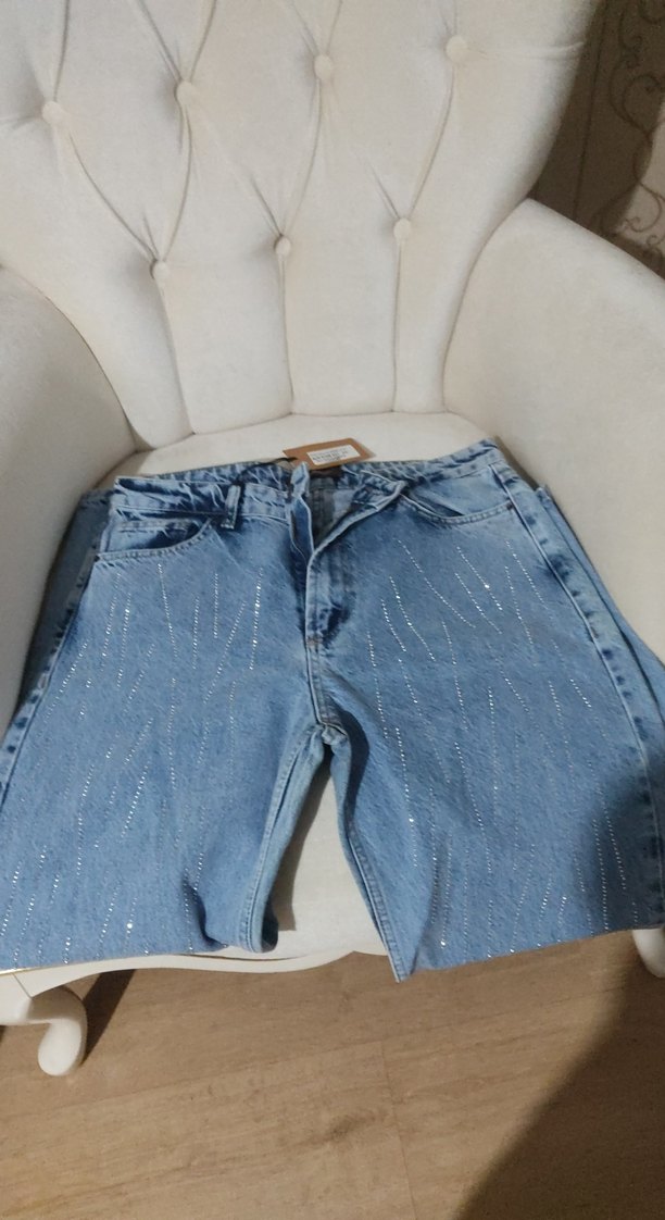 taş Detaylı Mavi Kadın Denim Midi Pantolon - Görsel 2