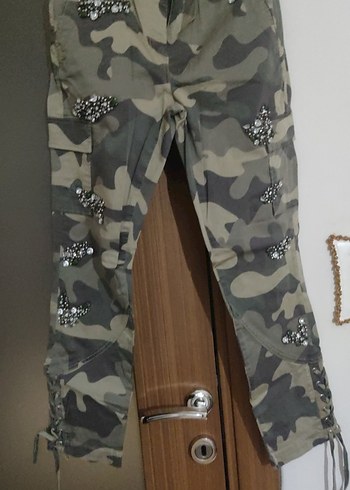 Kadın Kamuflajli taşli kargo cepli paça detaylı Pantolon - Görsel 4