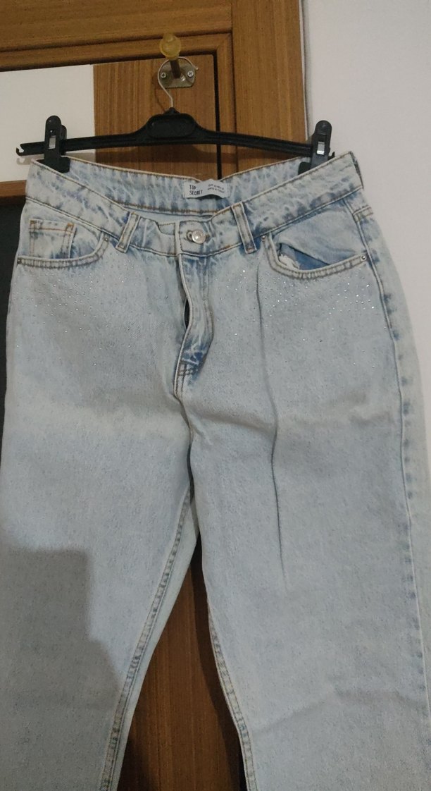 Buz mavisi taşlı paça yırtmaç ve zincir detaylı Denim Kadın Jean - Görsel 4