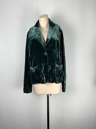 Mango Blazer %70 İndirimli.