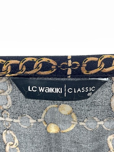 46 Beden siyah Renk LC Waikiki Gömlek %70 İndirimli.