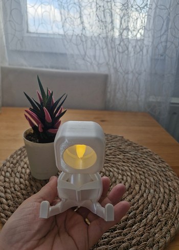 Beyaz Robot Tasarımlı Masa Lambası - Görsel 2