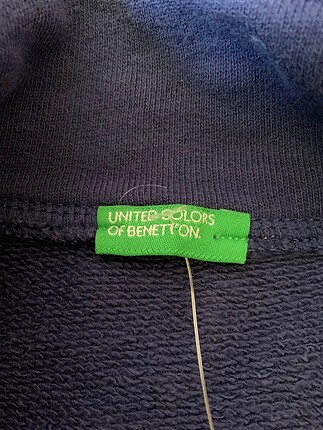 11-12 Yaş Beden Benetton Sweatshirt %70 İndirimli.