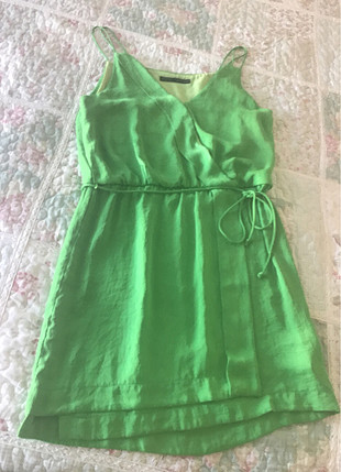 38 Beden Zara yeşil elbise