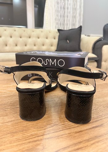 Siyah Süet Yılan Derisi Desenli Tokalı Topuklu Ayakkabı - Görsel 3