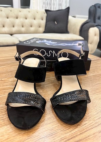 Siyah Süet Yılan Derisi Desenli Tokalı Topuklu Ayakkabı - Görsel 2