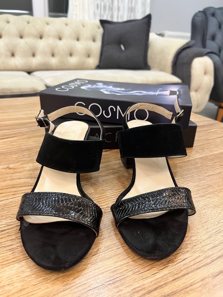 Siyah Süet Yılan Derisi Desenli Tokalı Topuklu Ayakkabı - Görsel 2