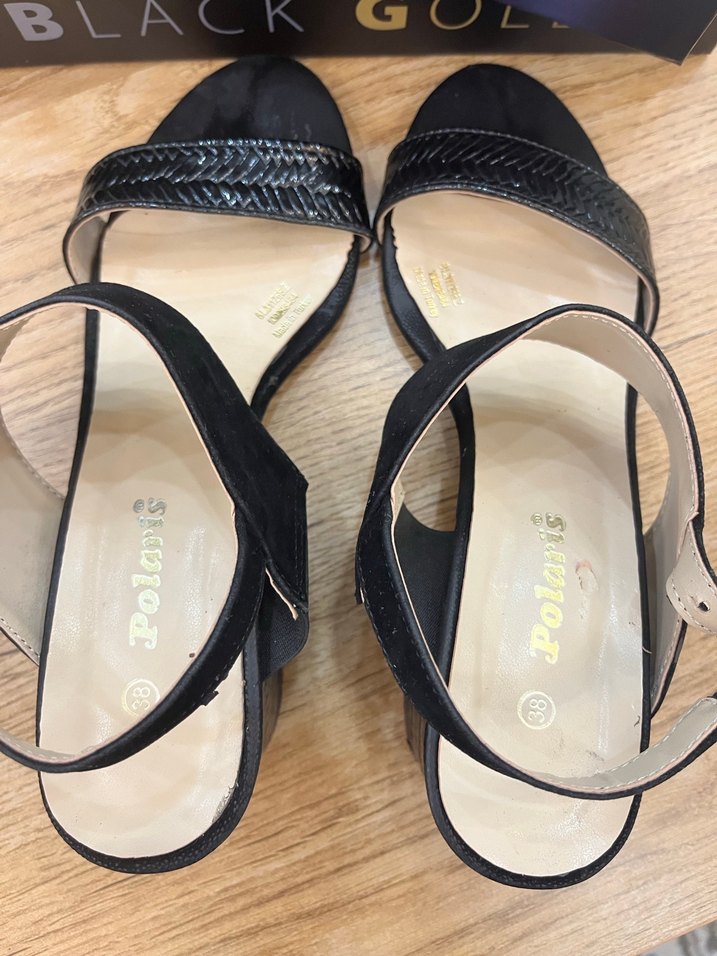 Siyah Süet Yılan Derisi Desenli Tokalı Topuklu Ayakkabı - Görsel 4